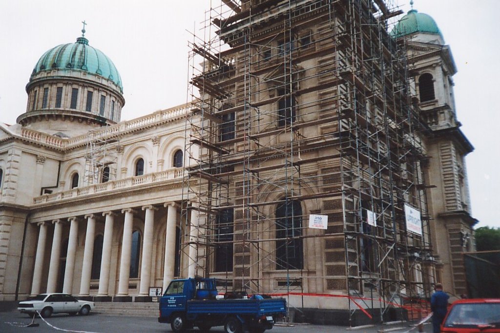 The building had a large build up of moss and pollution on the surface. Waterblasters in the past had cleaned the surface – pitting and gouging some of the wall surfaces. The Church did not want this to happen again. JetX the licensed operator of the VESS™ Restoration Cleaning System, removed the moss and crime without disturbing any of the fragile Oamaru Stone surface.