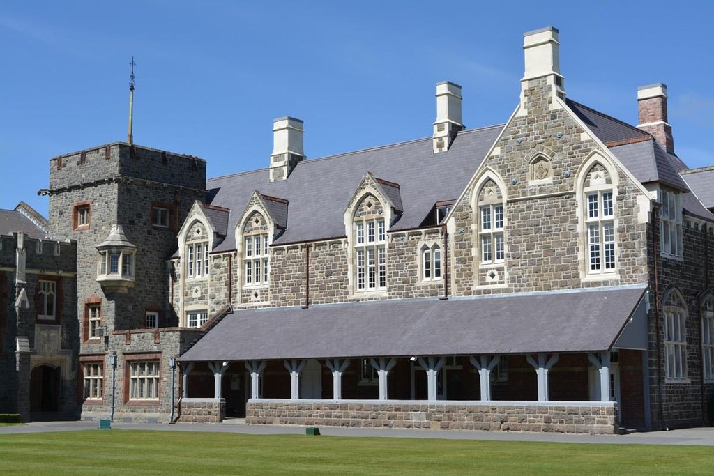 JetX the licensed operator of the VESS™ Restoration Cleaning System cleaned the inside of the dining hall oamaru stone walls in 2005-2006. This was a special job as we were working inside and had to contain and control the residual water.