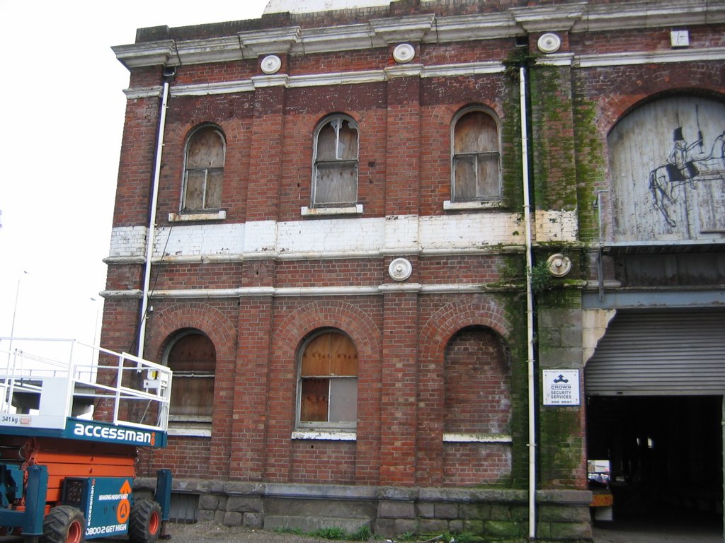 JetX the licensed operator of the VESS™ Restoration Cleaning System applied the moss treatment to the surface then cleaned the moss off. JetX then did a restoration strip where we removed the paint from the Oamaru Stone and Red Brick.