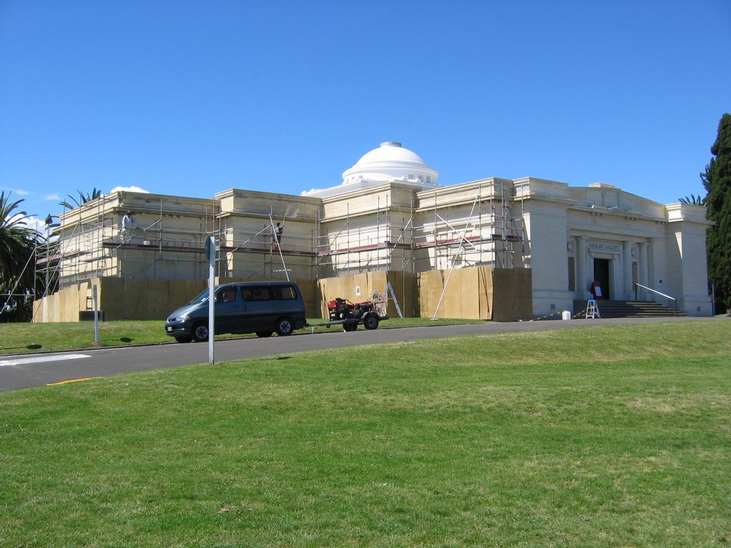 The cap/parapet on the building which is oamaru stone was tarred, fibreglassed and painted 20 years ago to stop moisture penetration.The cap had sealed all the moisture in the oamaru stone creating very bad effervescence on the walls and ceilings with water dripping on the inside. JetX stripped the fibreglass off by hand and then using our restoration techniques pulled the tar out of the stone without damage to the substrate.